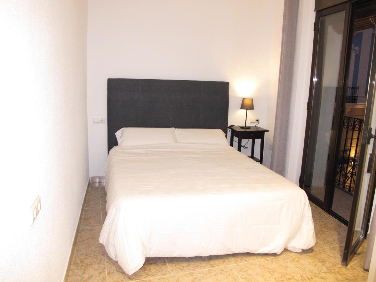 Apartamentos Romero 阿利坎特 外观 照片